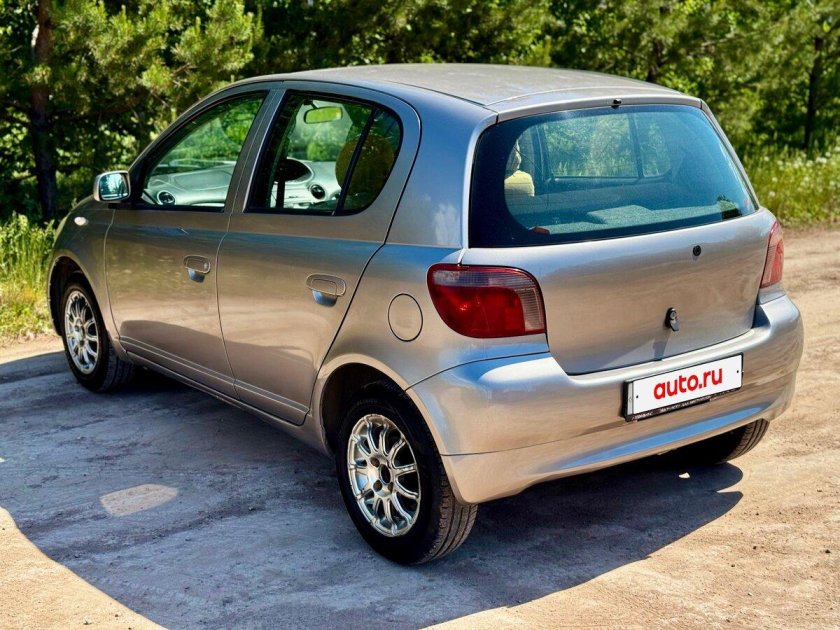 Тойота ярис 2003
