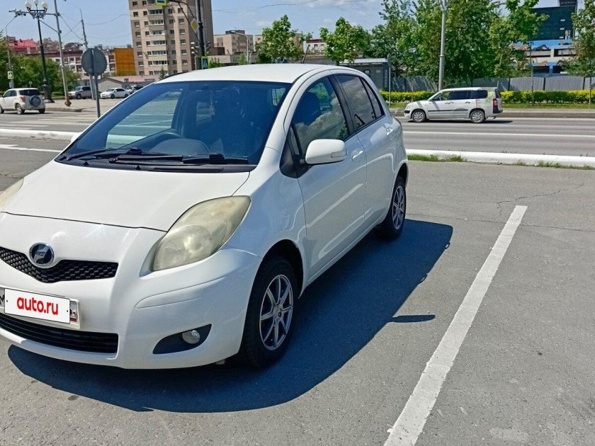 Тойота витц 2009