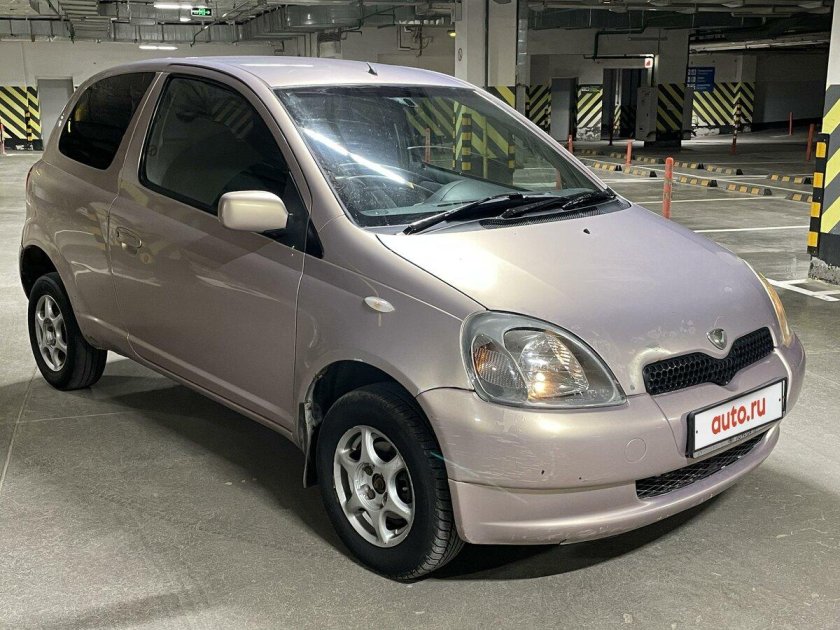 Toyota Vitz 2000