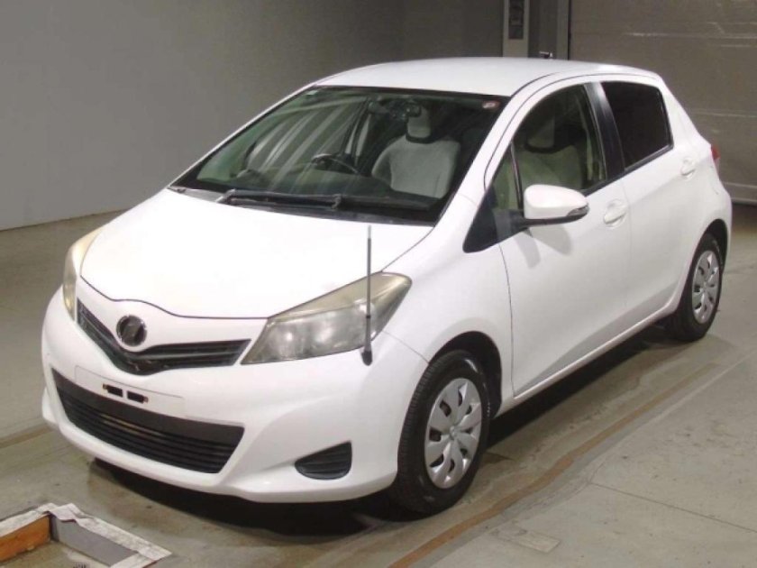 Toyota vitz 2013