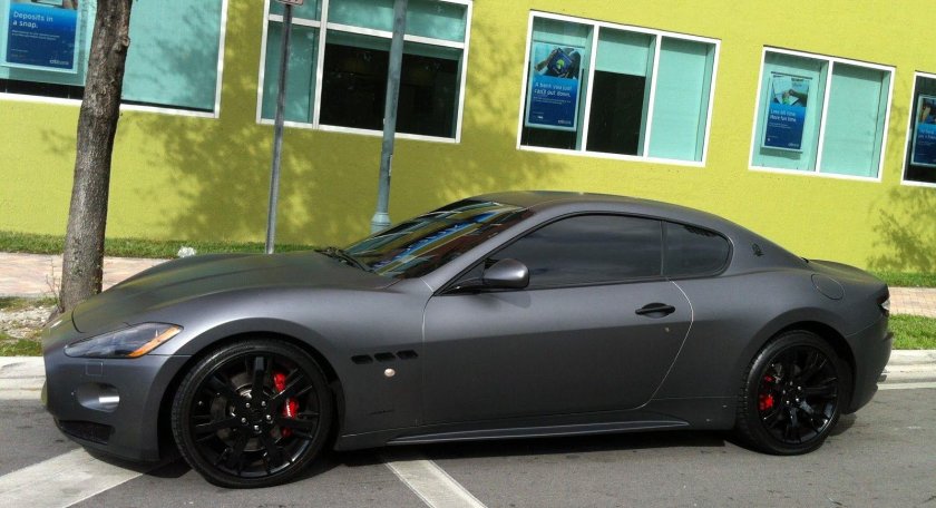 Мазерати черная матовая