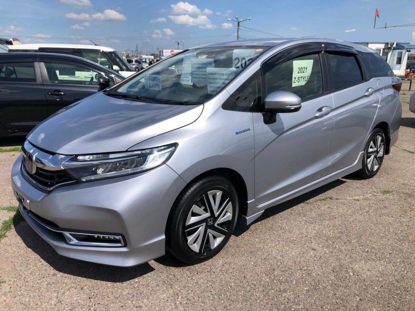 Хонда Шатл 2021 гибрид