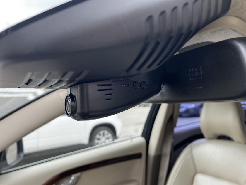 Видеорегистратор на вольво хс90