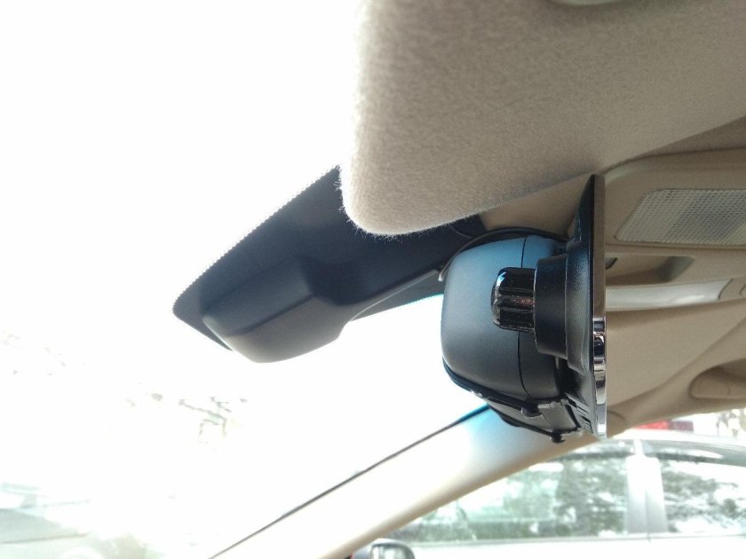 Видеорегистратор на Вольво хс90