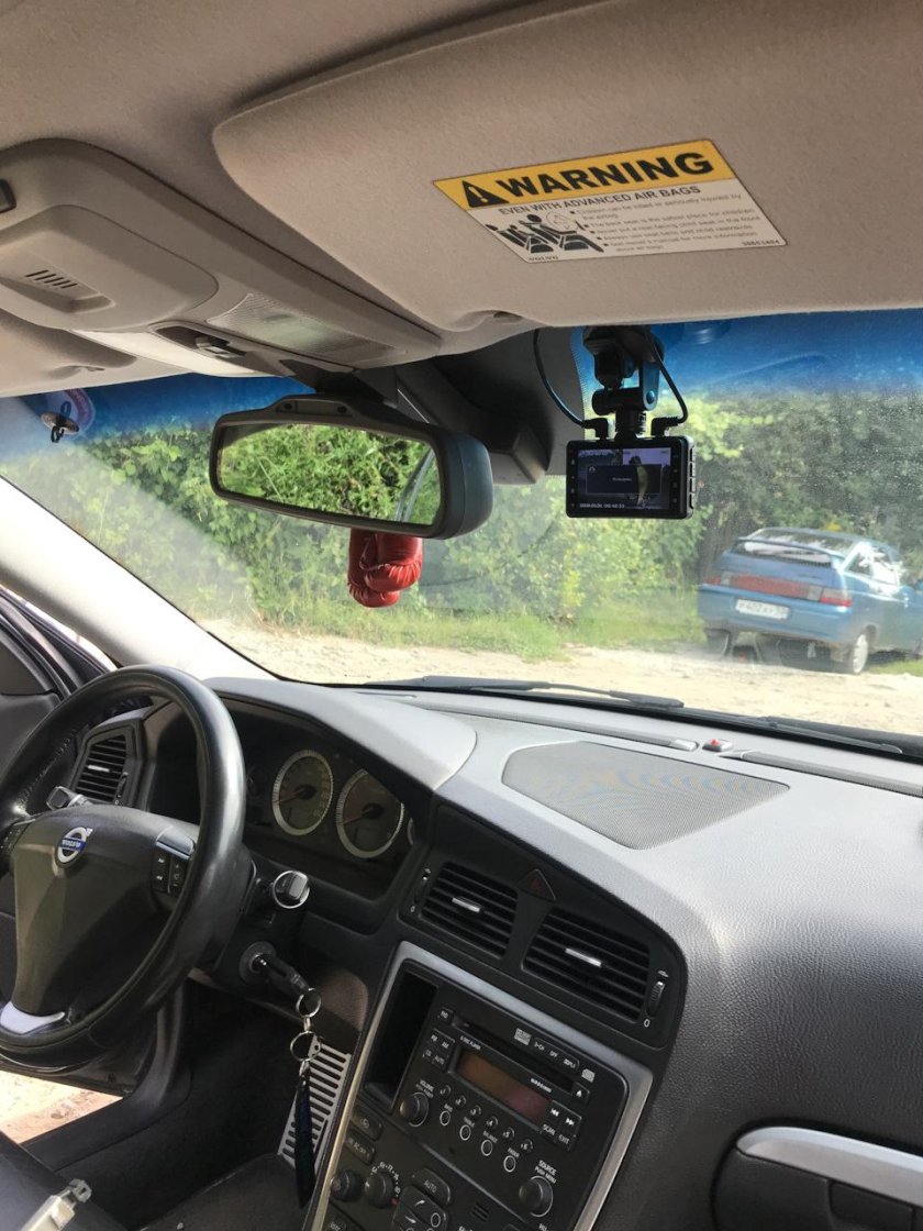 Видеорегистратор в volvo xc60