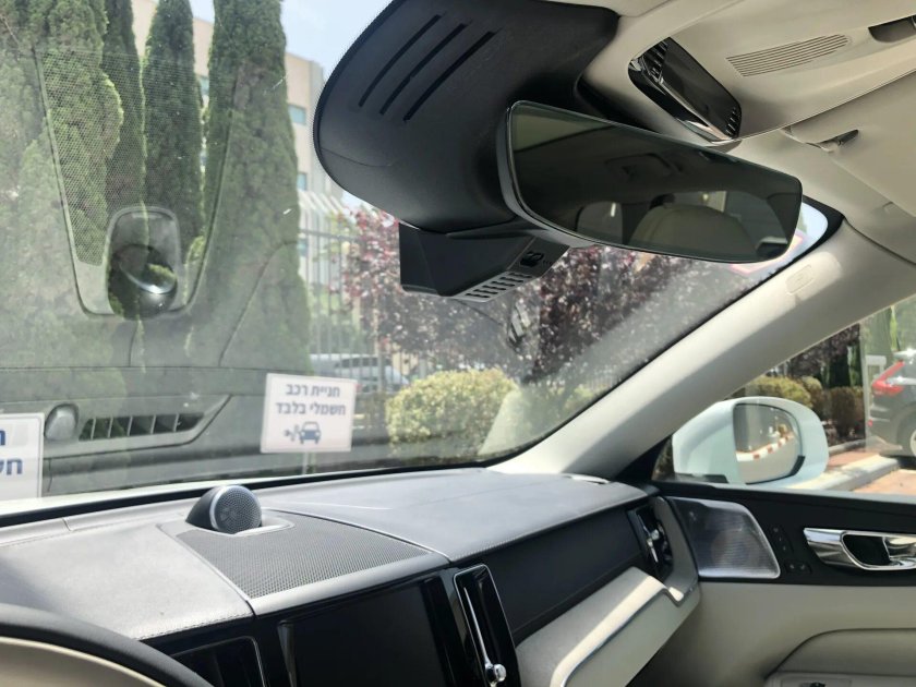 Видеорегистратор Вольво ХС 60