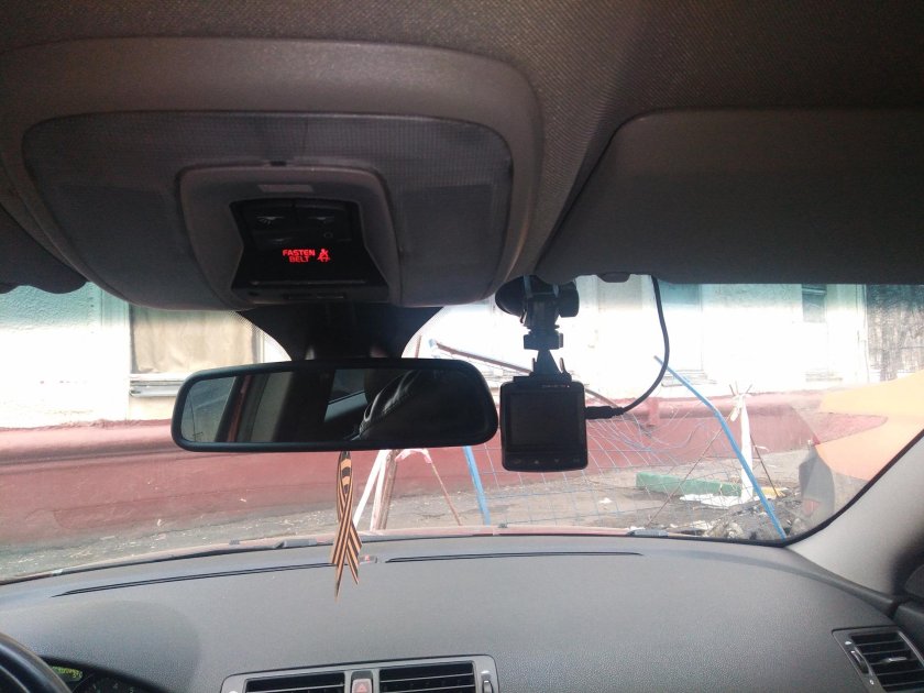 Регистратор xc60 к плафону