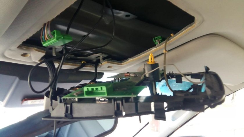 Видеорегистратор на Вольво хс90