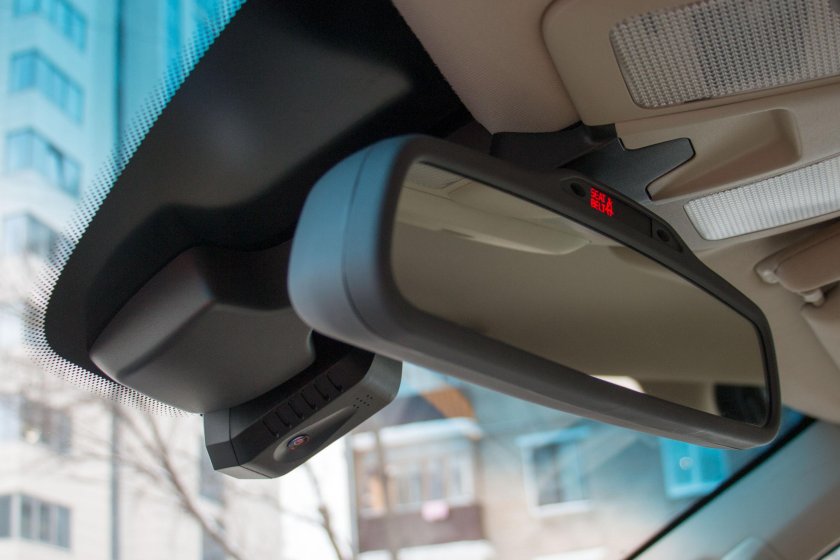 Видеорегистратор на Вольво хс90