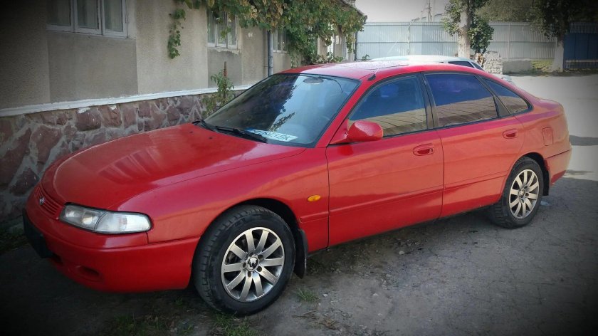 Mazda 626 красная
