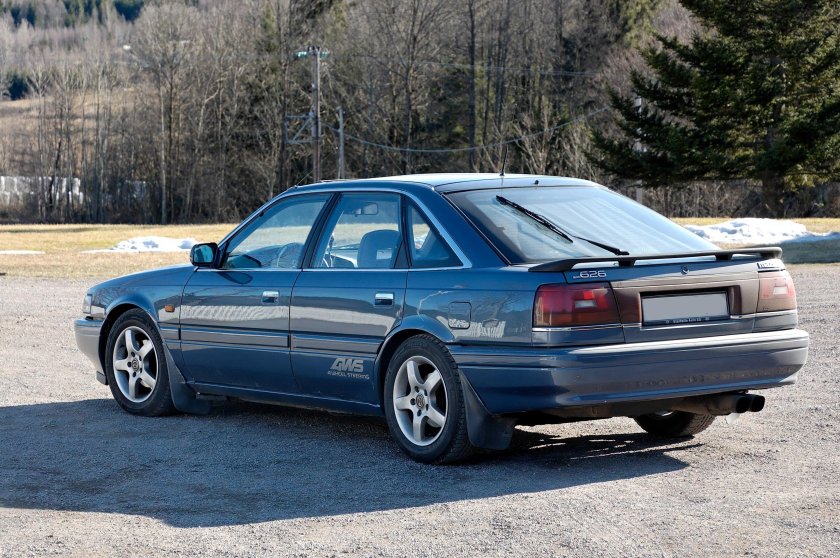 Mazda 626 ge седан