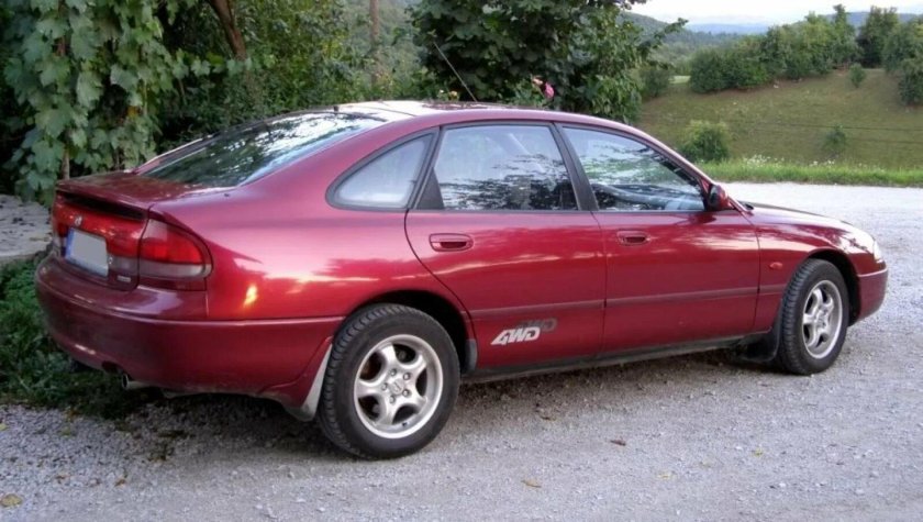 Mazda 626 хэтчбек 1992