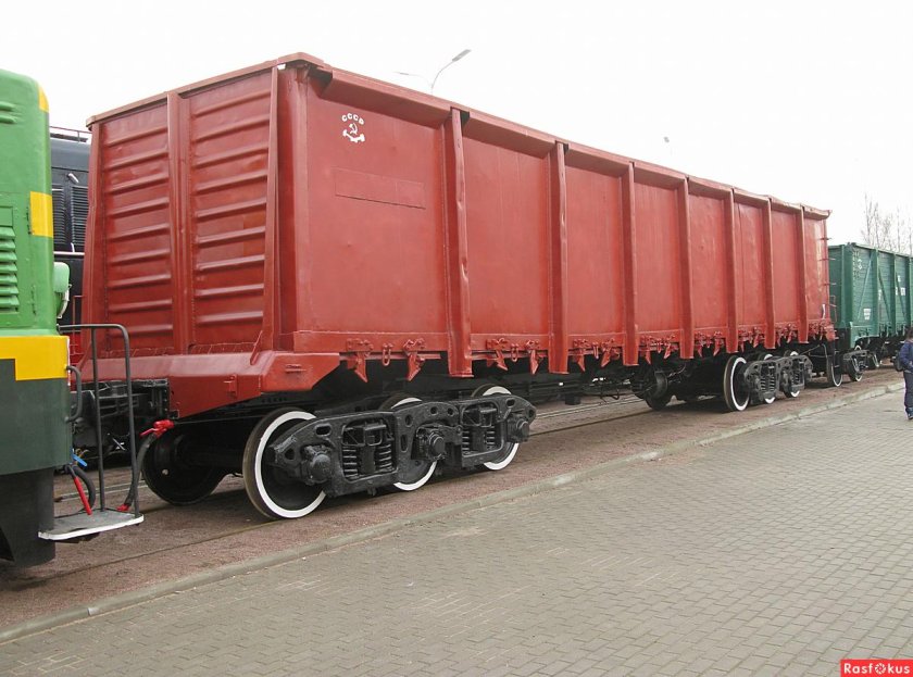 Шестиосный грузовой вагон