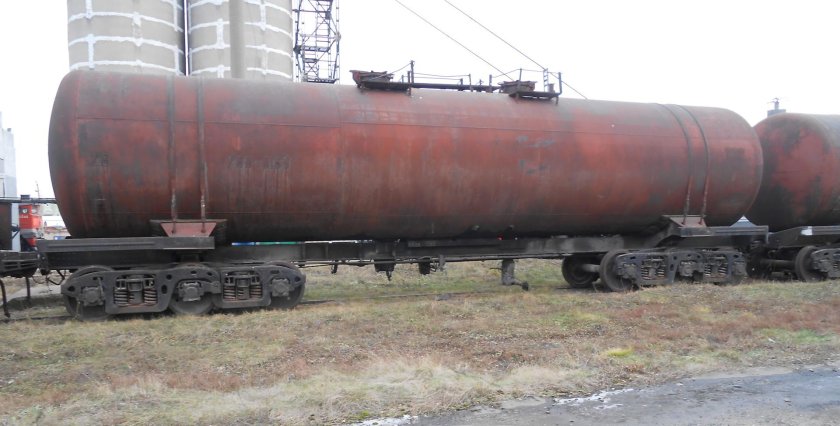 Вагон цистерна восьмиосная