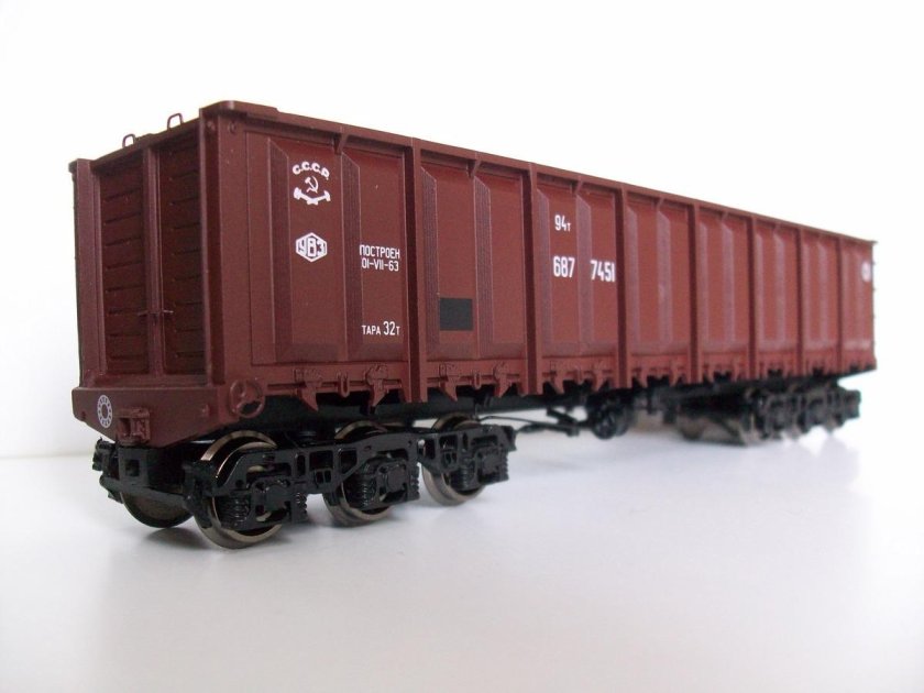 Шестиосный полувагон 12-70