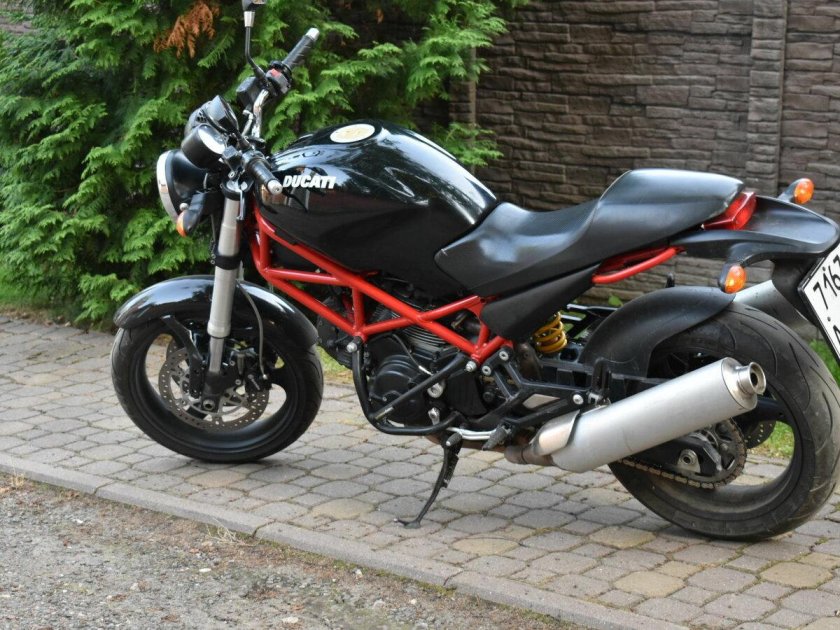 Ducati Monster 695