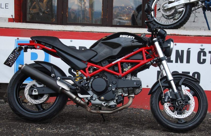 Ducati Monster 695