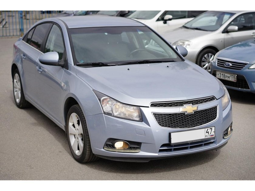 Chevrolet Cruze 2012 at 1.8 серебряный