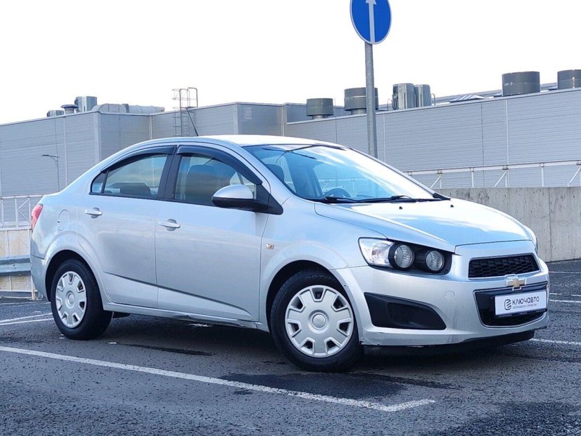 Шевроле авео 2013 серебристая