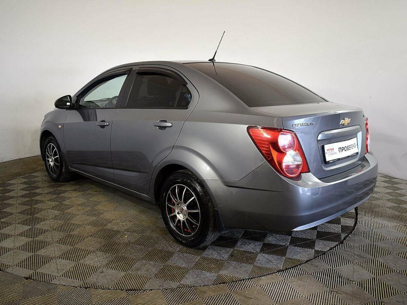Chevrolet Aveo серый