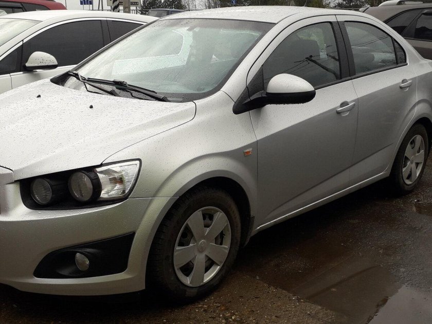 Шевроле Авео серая 2012