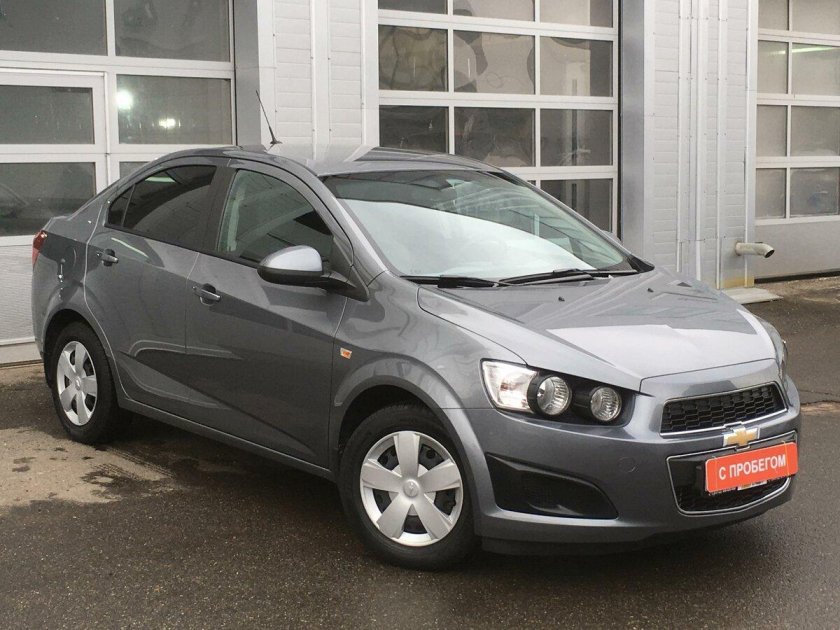 Шевроле Авео серая