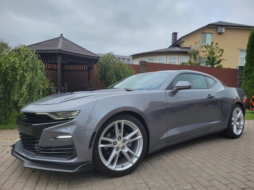 Шевроле Камаро новый серый