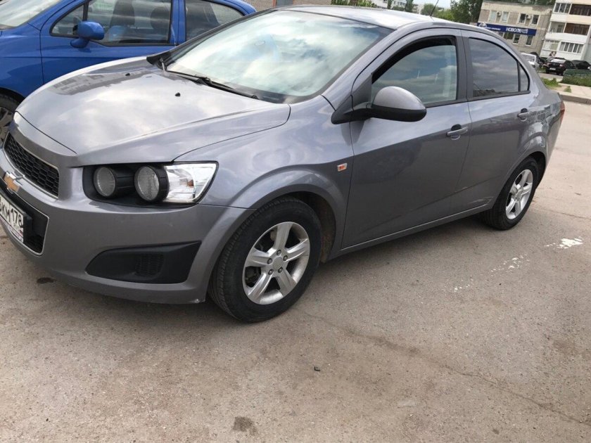 Шевроле Авео серая