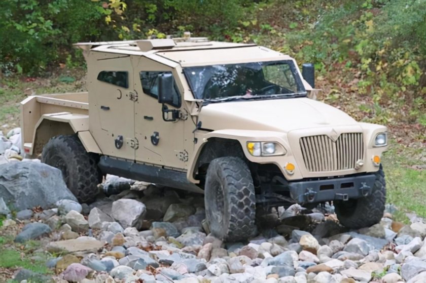 Navistar International 7000 военный