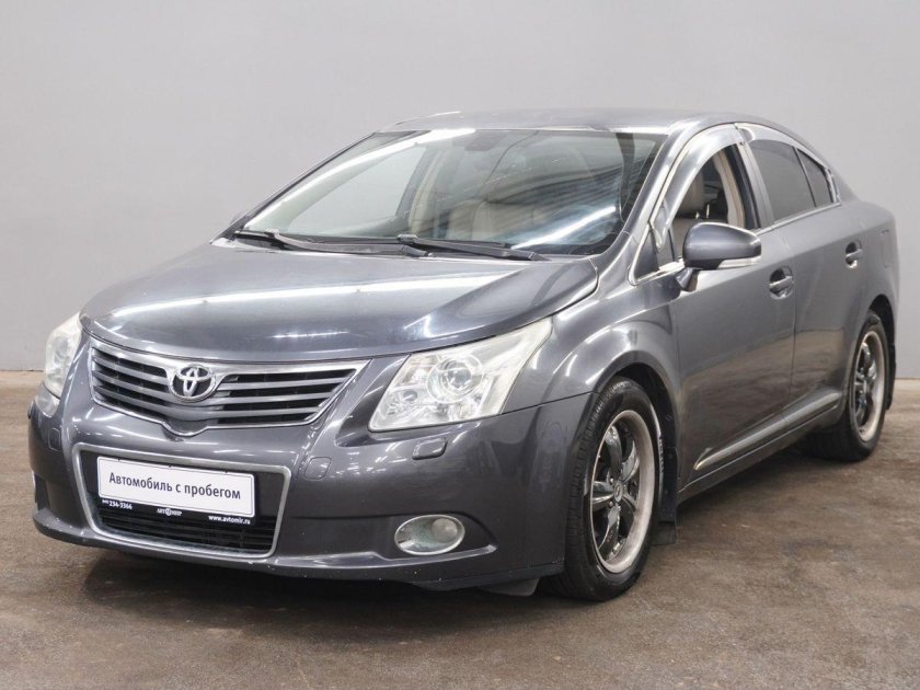 Тойота авенсис 2010 года