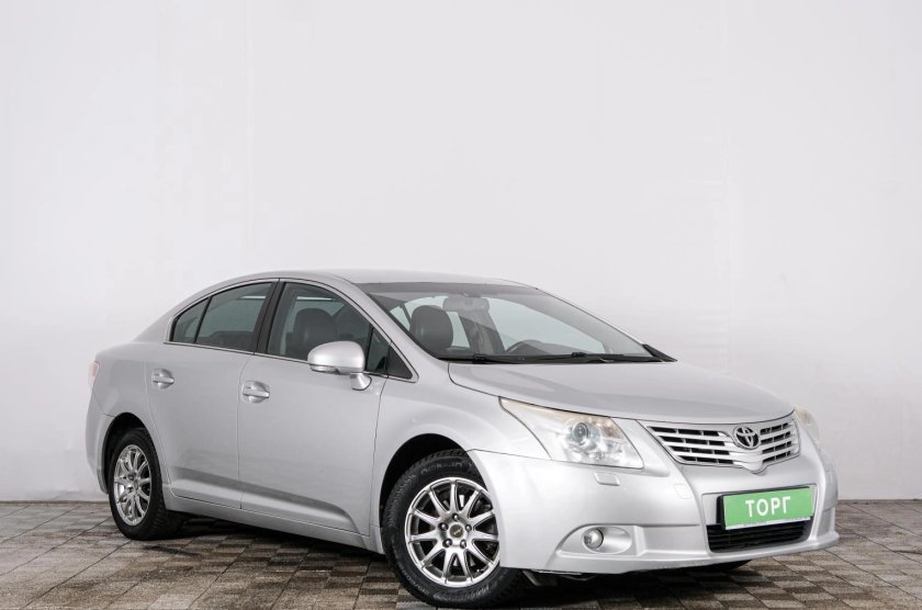 Тойота авенсис 2010 года