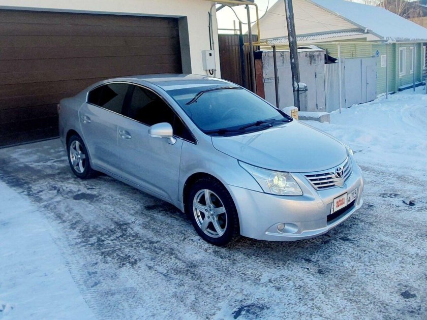 Тойота Авенсис 2009 года