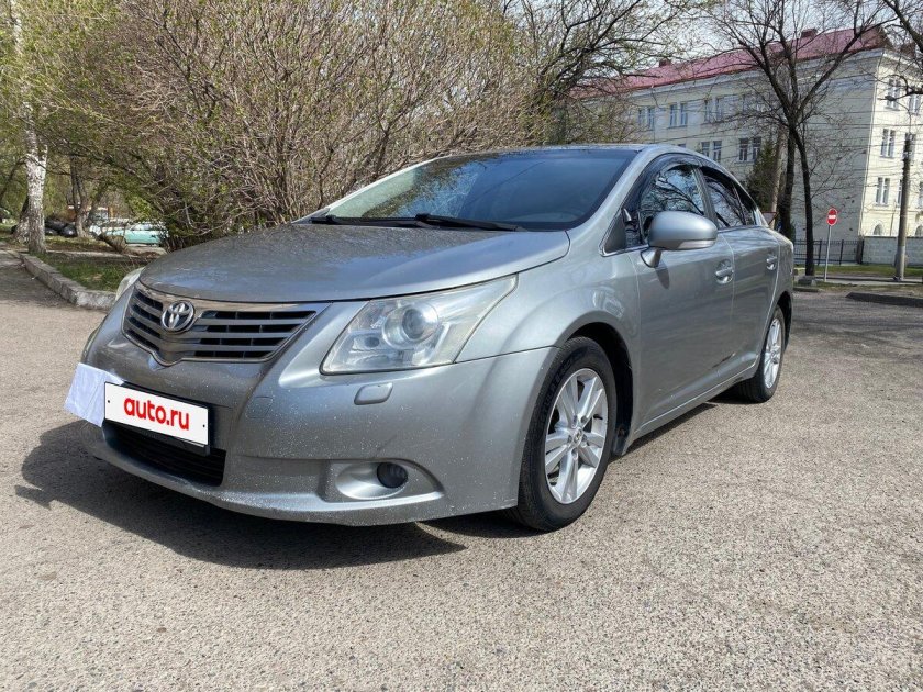 Тойота авенсис 2011 года
