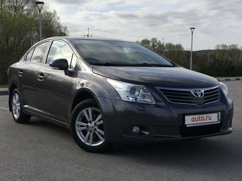 Тойота Авенсис 2009 года
