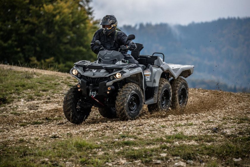 Can am Outlander 1000 6x6