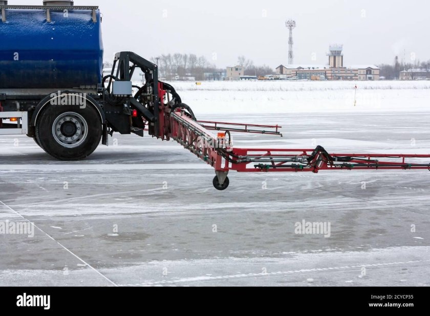 Аэродромные машины нанесения жидкого реагента