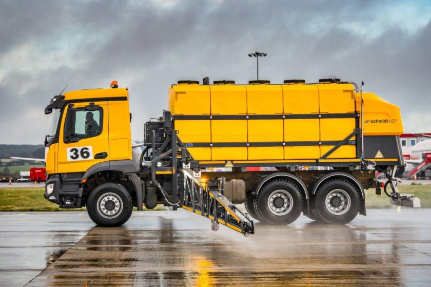 Вакуумно-подметальная машина schmidt as990