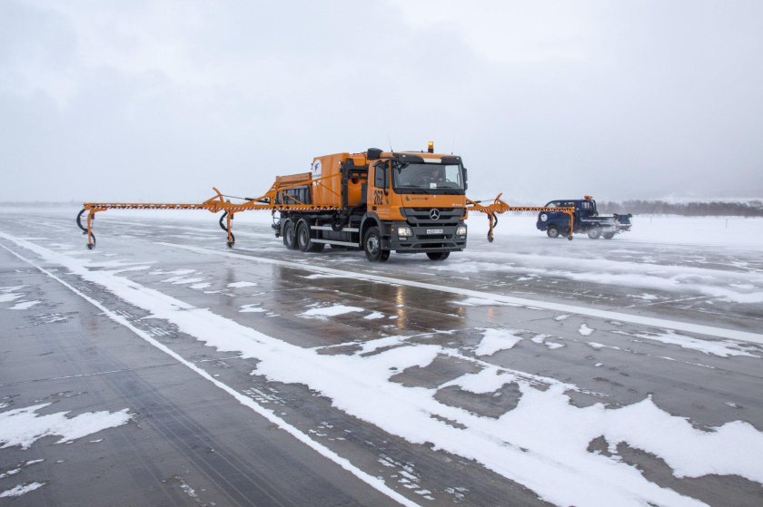 Аэродромная плужно-щеточно-продувочная машина Schmidt CJS-914