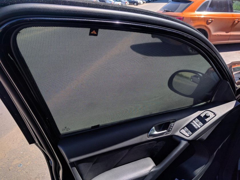 Трокот на шторки Тигуан