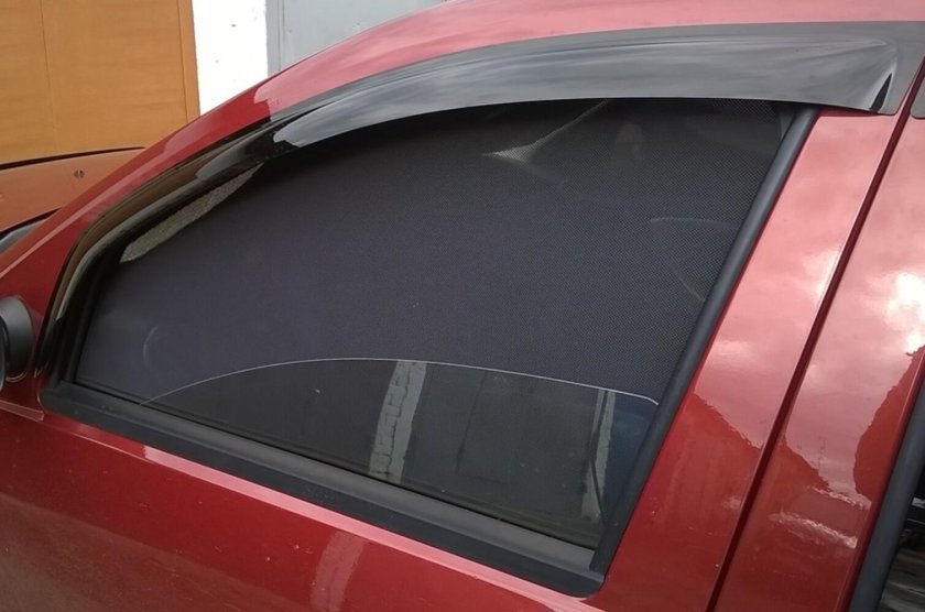 Тонированное стекло на машине