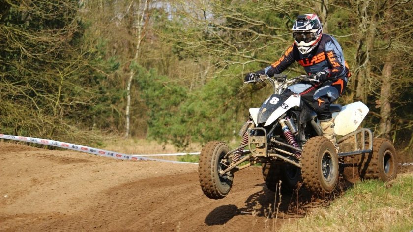 Гоночный квадроцикл