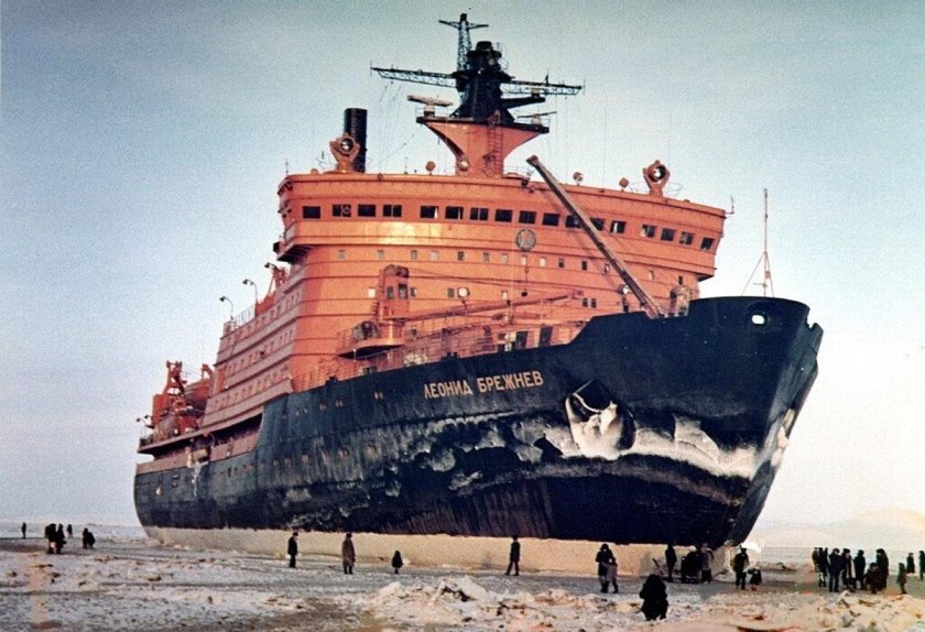 Ледокол Леонид Брежнев