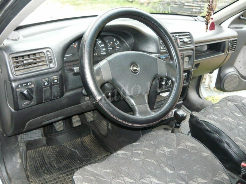 Опель Вектра 1992 салон