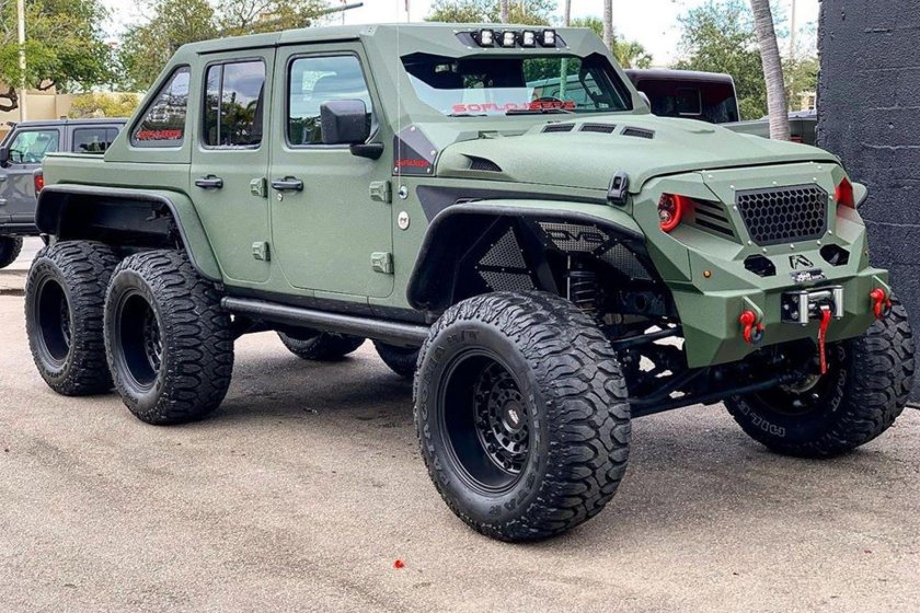 Jeep Wrangler 6x6