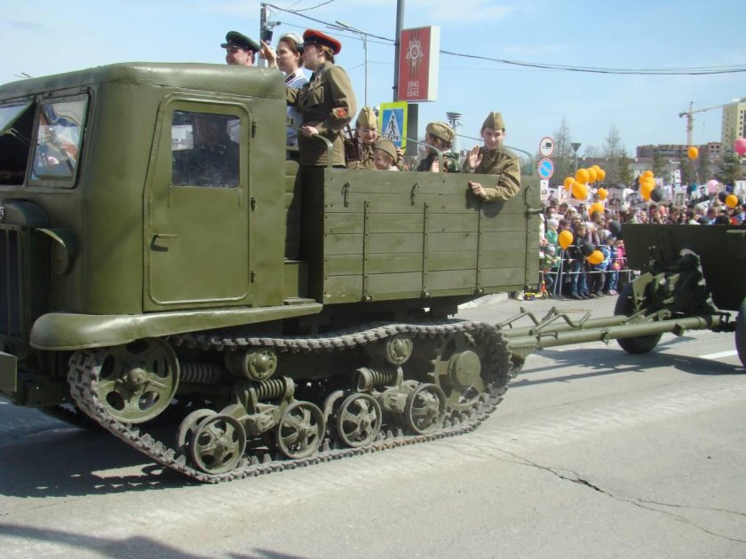 Атл артиллерийский тягач