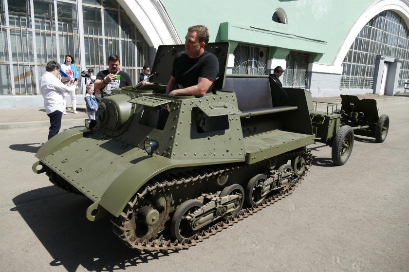 Атл артиллерийский тягач