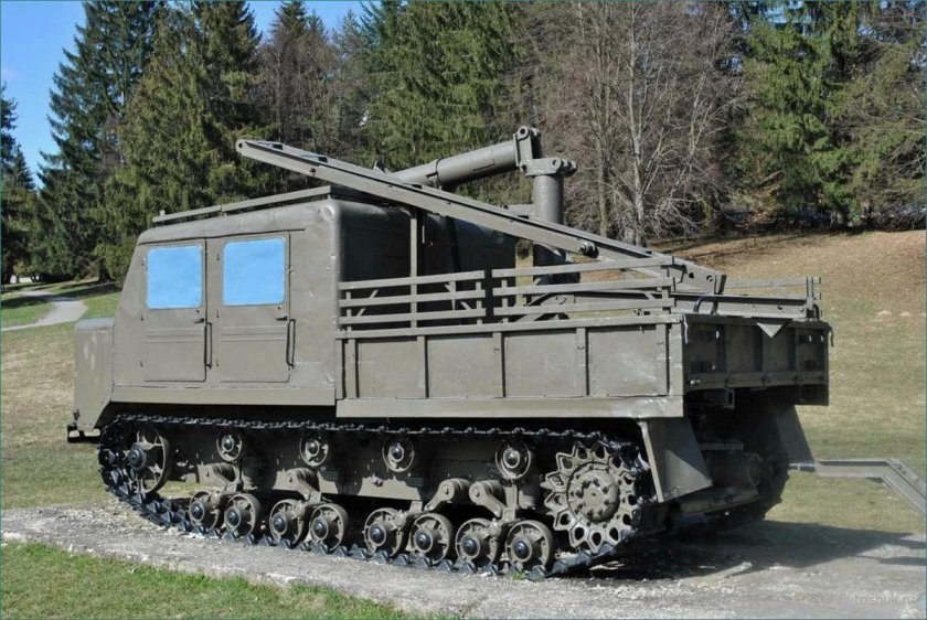 Гусеничный тягач атс 712