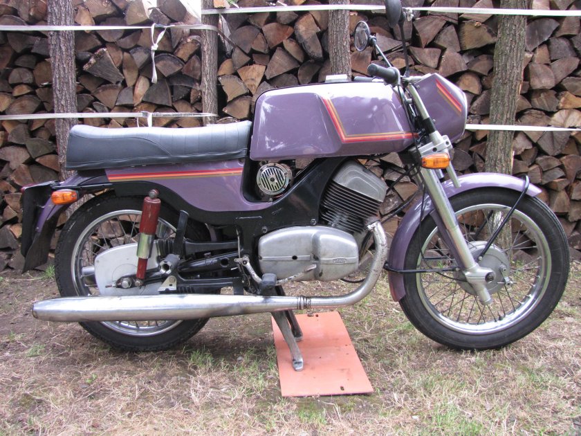 Ява Бизон 650