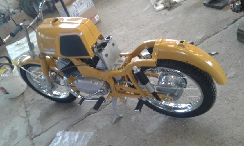 Ява Бизон 650