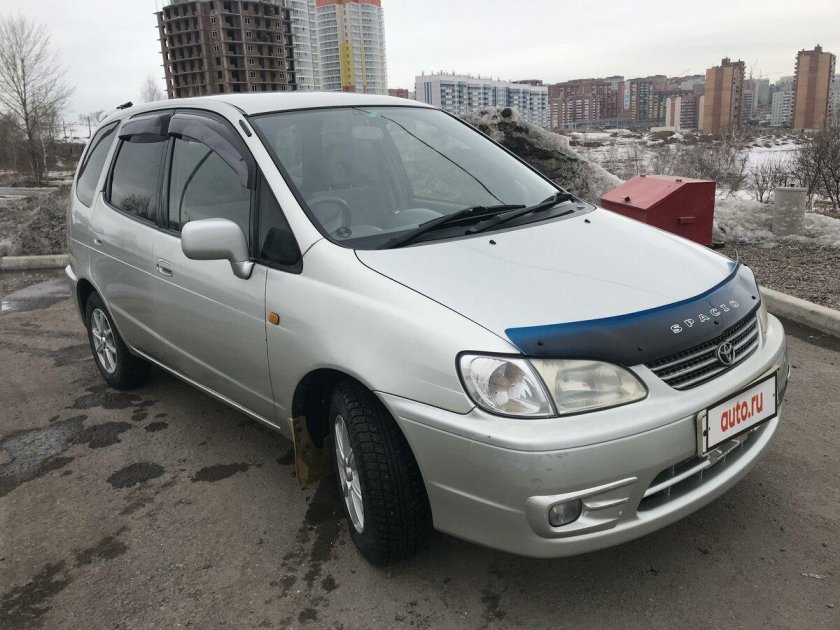 Тойота Спасио 2000